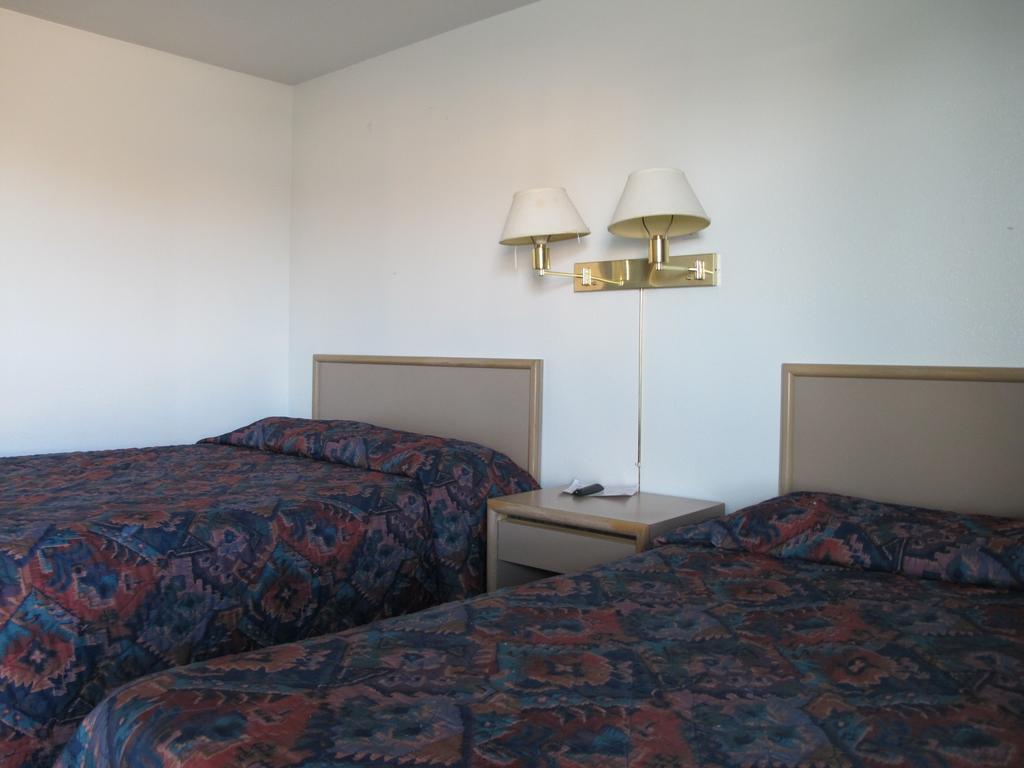 Economy Inn Ontario Δωμάτιο φωτογραφία